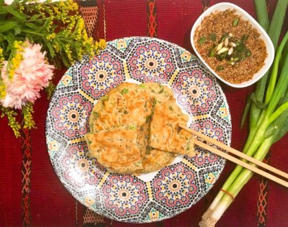 Crêpes un peu coréennes au kimchi et aux oignons nouveaux