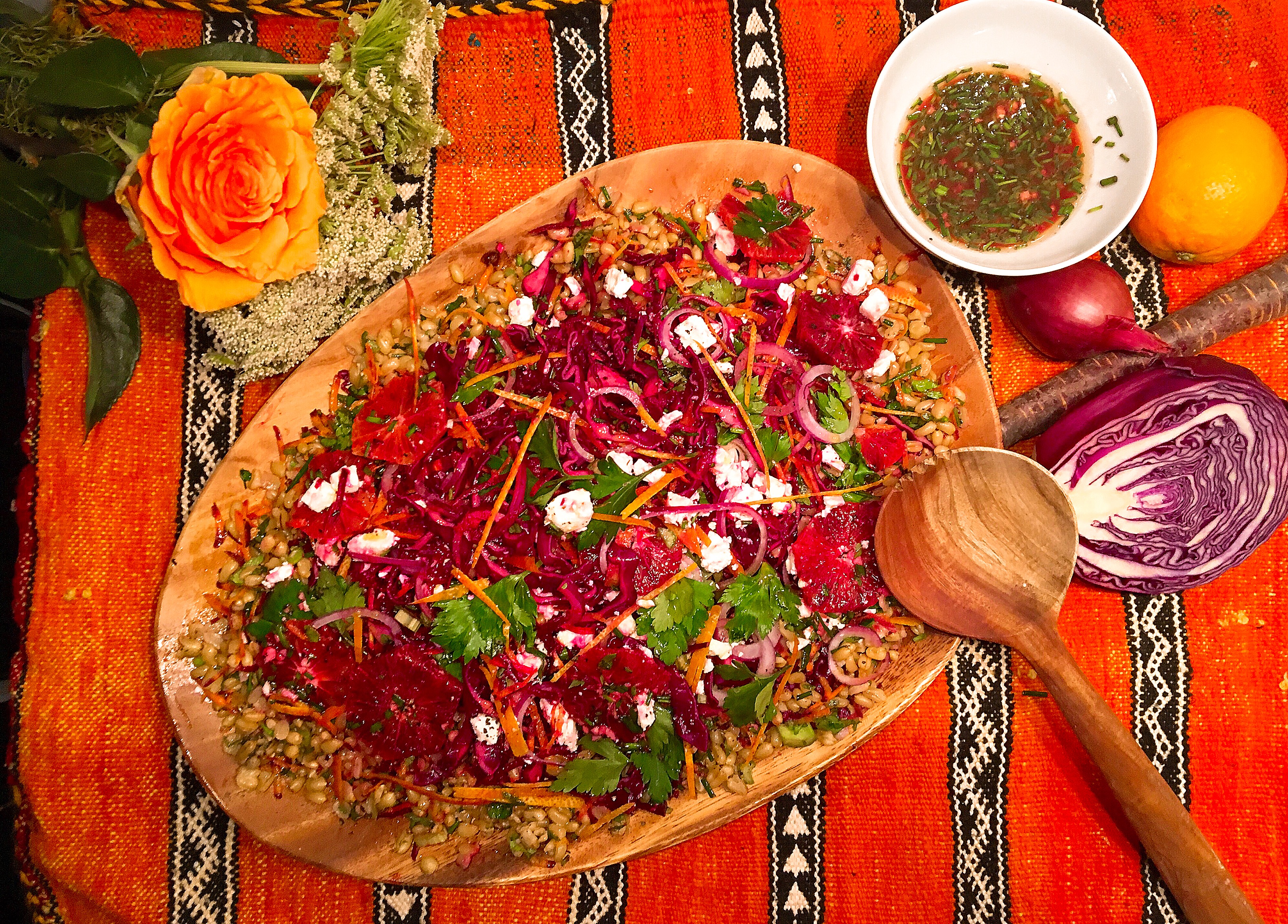 Salade hivernale au blé de khorasan (kamut), chou rouge et  oranges sanguines